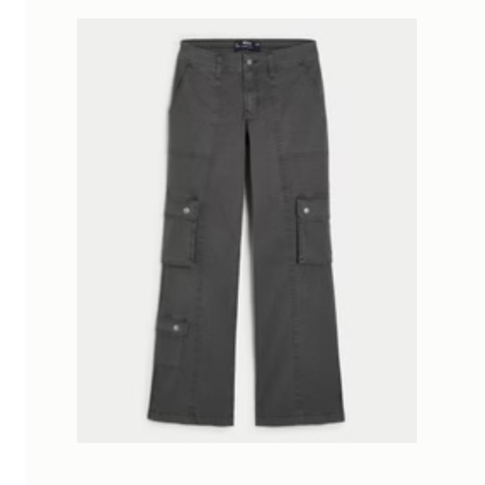 Hollister Mid-Rise Relaxed Cargo Boot Pants